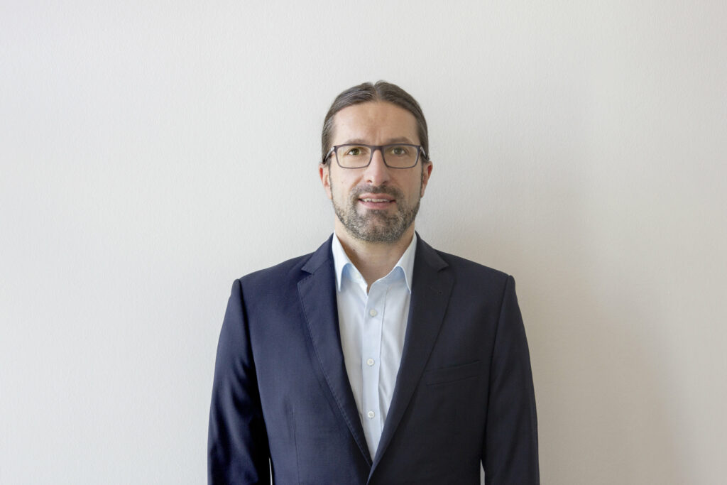 Porträtfoto von Professor Strobach