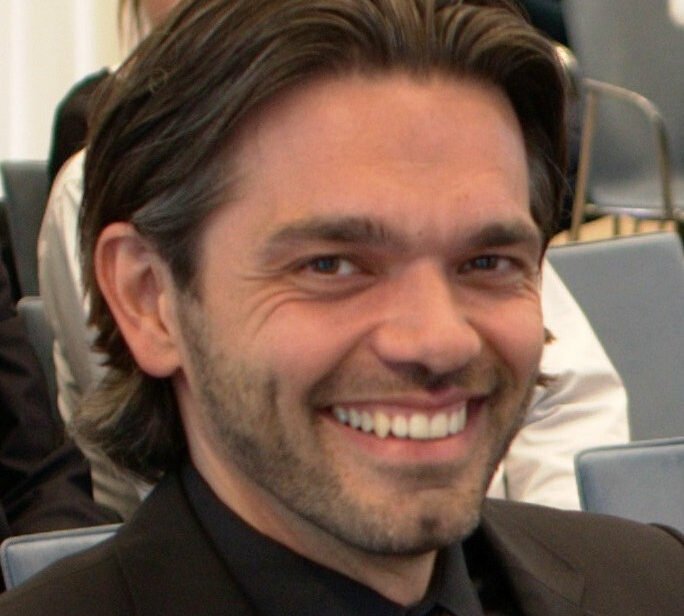 Porträtfoto von Professor Dennis Ahrholdt