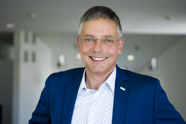 Porträtfoto von Professor Bodo Fiedler.