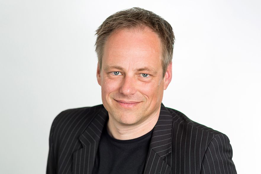 Porträtfoto von Professor Sönke Hartmann