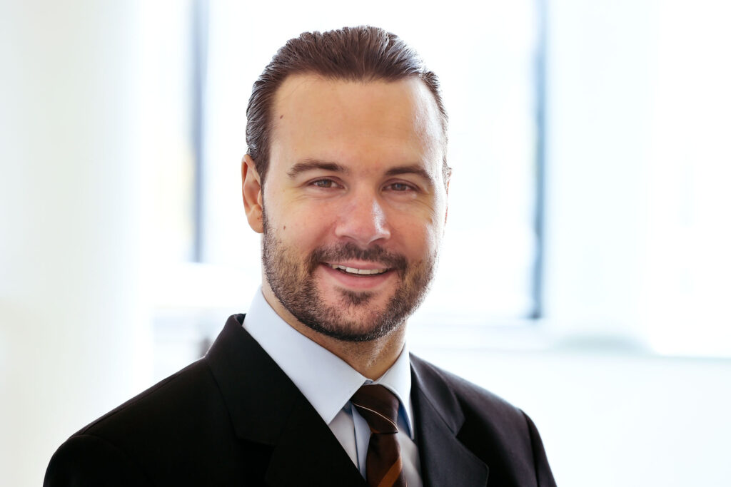 Porträtfoto von Professor Rouven Seifert